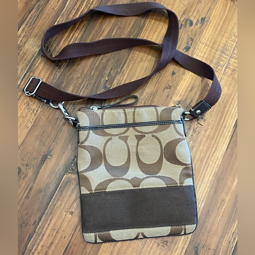 Authentic Coach classic crossbody purse